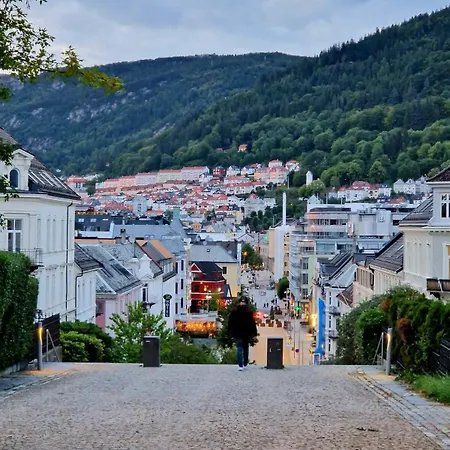 Sleep Well In Heart Of - Beautiful Street Bergen