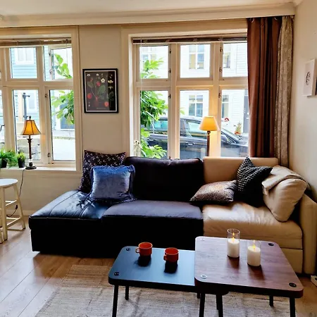 Sleep Well In Heart Of - Beautiful Street Holiday home *