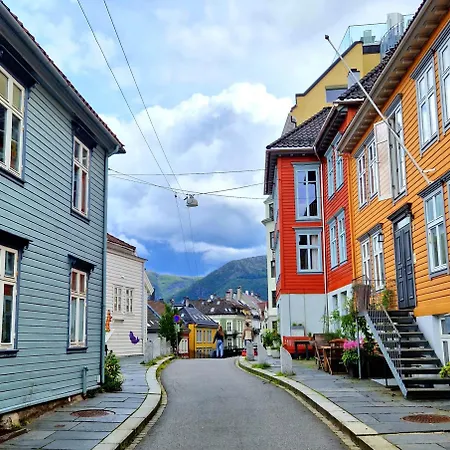 Sleep Well In Heart Of - Beautiful Street Holiday home *