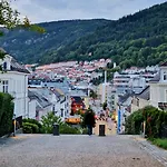 Sleep Well In Heart Of - Beautiful Street Bergen